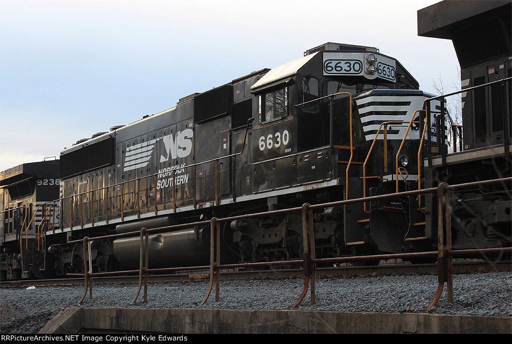 NS SD60 #6630 on 38G